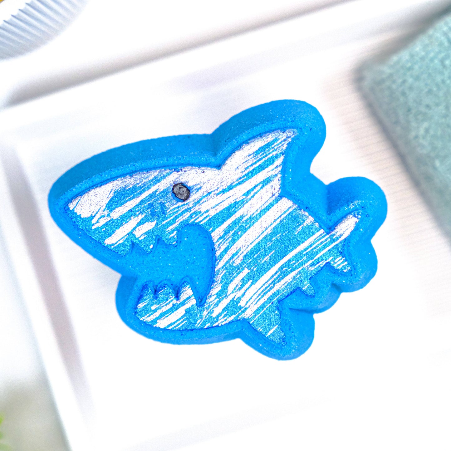 Ocean Explorer - Shark Bath Bomb with surprise